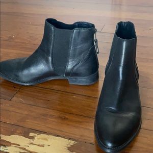 Steve Madden black booties